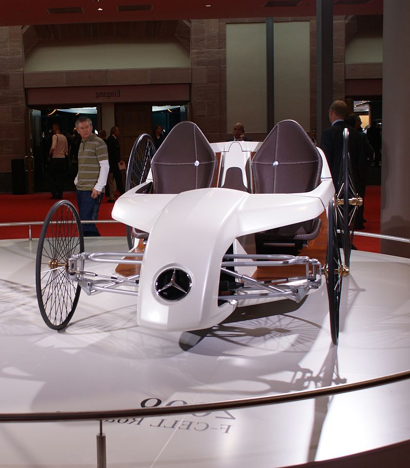 photo Mercedes-Benz_F-Cell_Roadster.jpg